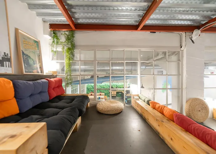 コバ ホステル *